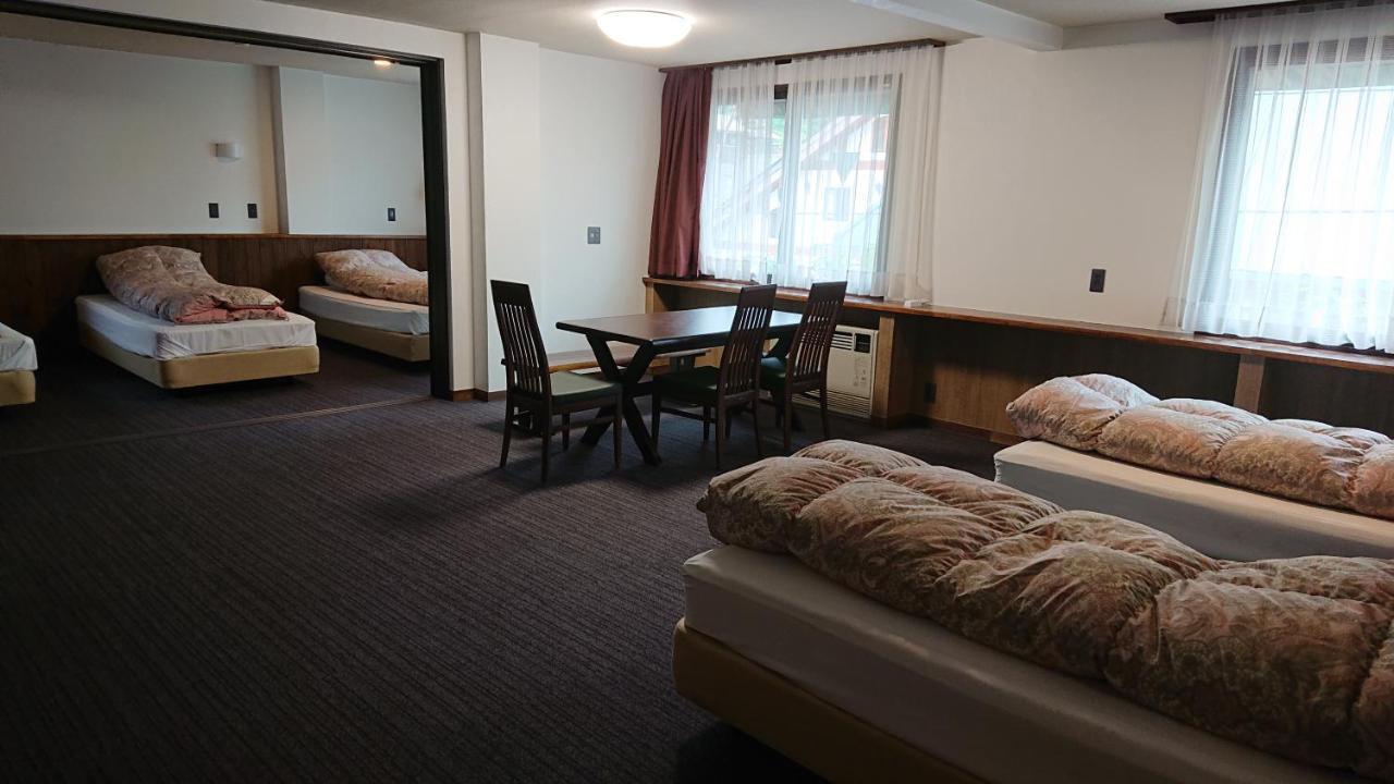 האקובה Hotel Weisser Hof Happei מראה חיצוני תמונה